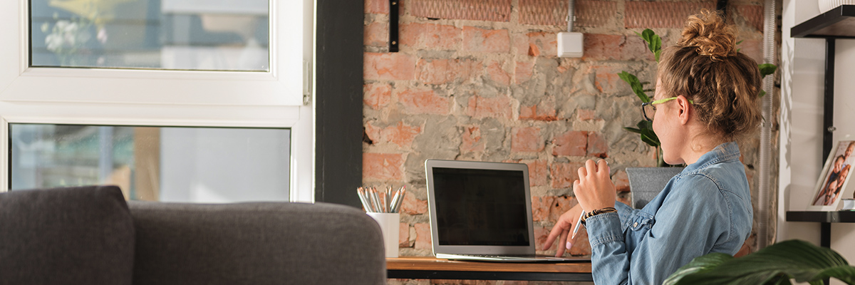 woman working from shoreline home office