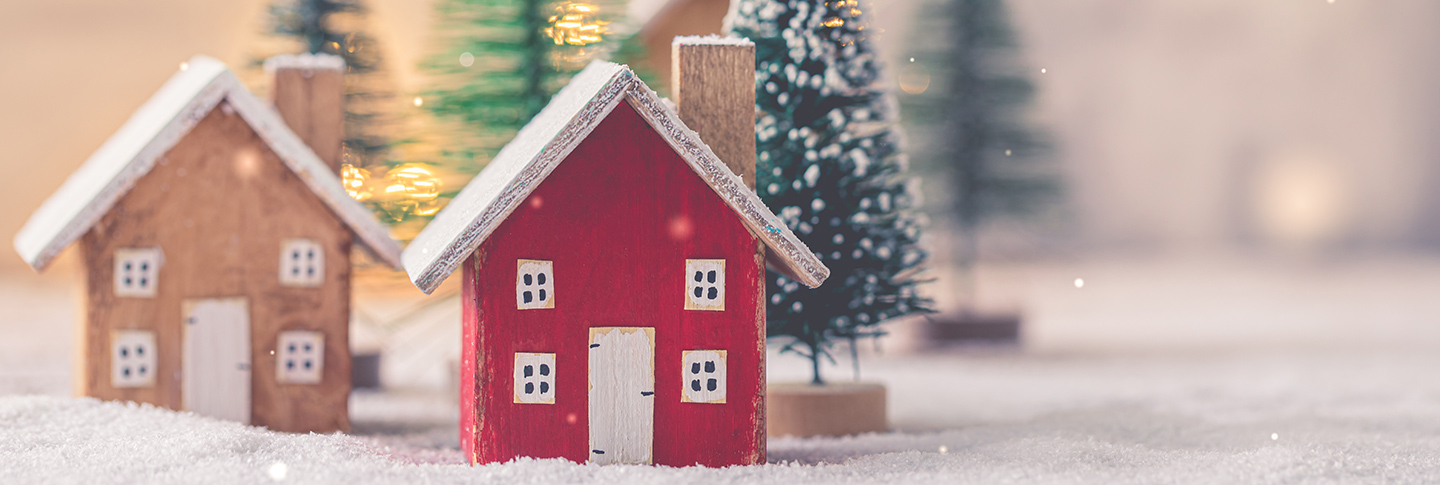 Home miniature in snow setting